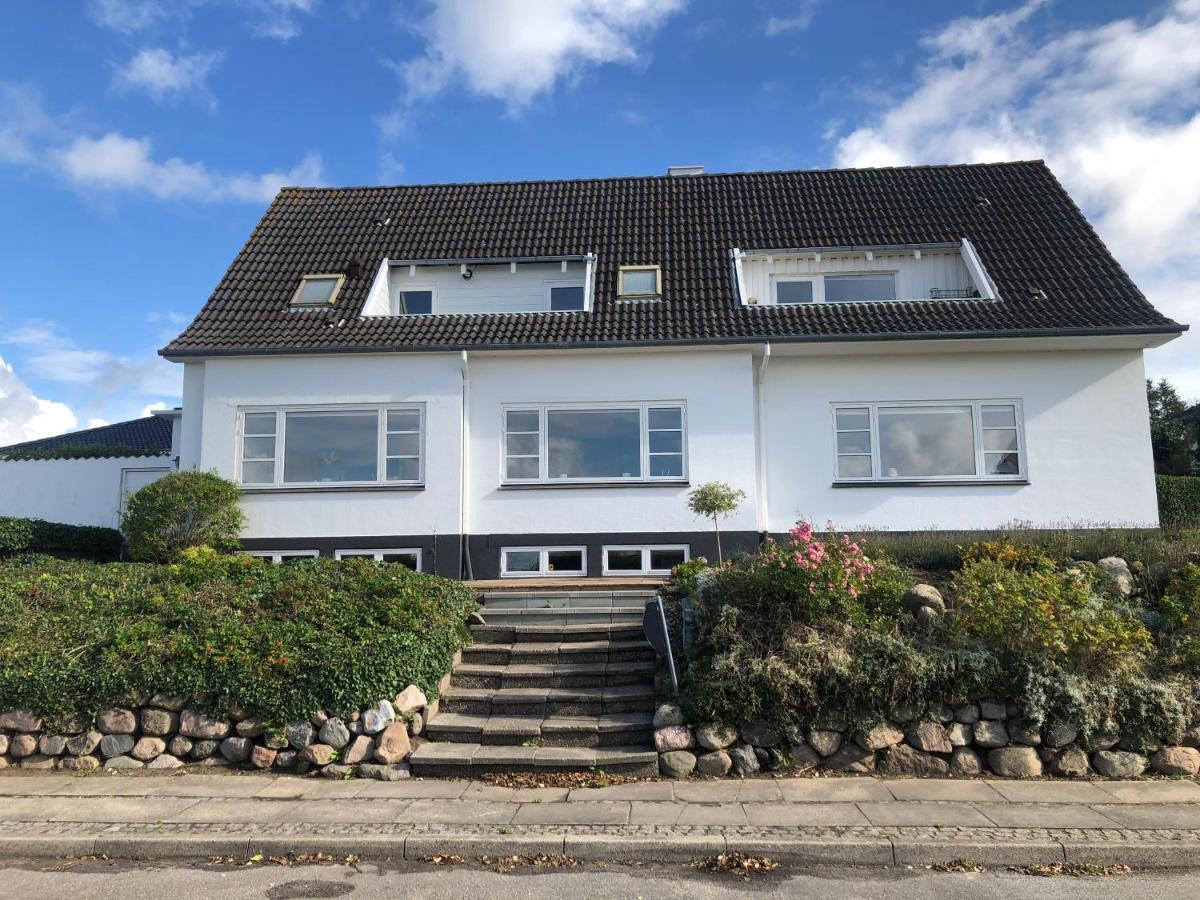Dejligt Vaerelse Med Eget Bad Og Havudsigt Apartment Assens Exterior photo